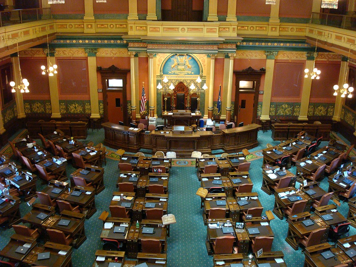 Michigan House Approves Bills on Tipped Wages and Sick Leave, Heads to